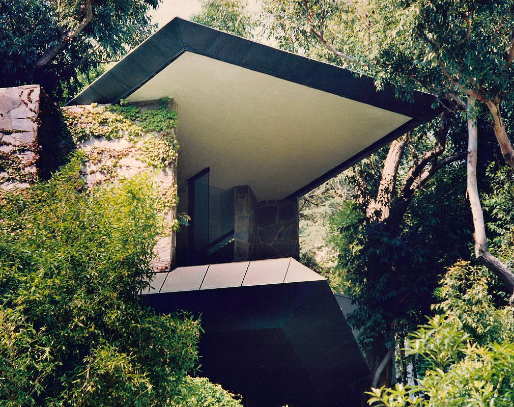 The-Wolff-House-by-John-Lautner